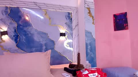 Lorrayne online show from 10.21.25