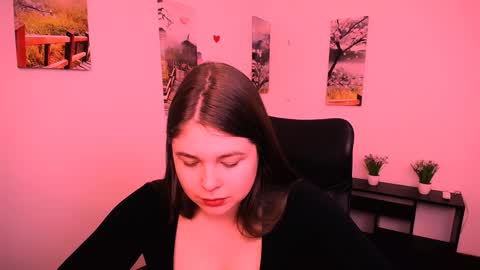 Snapshot of _lovely_mary chatting on 09.25.25 Mary online show from 09.25.25