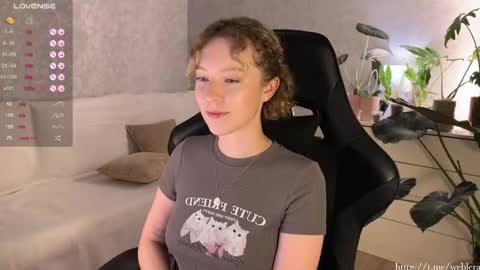 Snapshot of _lucky13__ chatting on 09.09.25 Valerie or just Lera online show from 09.09.25