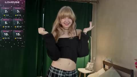 Snapshot of _lucystars chatting on 03.26.26 _lucystars online show from 03.26.26