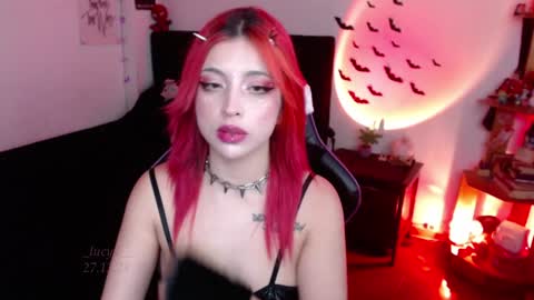 Queen.  Help me reach 100 thumbs up  online show from 12.27.24