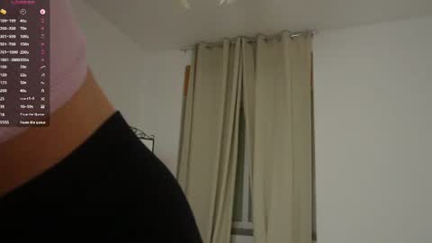 Snapshot of _luminika chatting on 06.19.26 Nika online show from 06.19.26