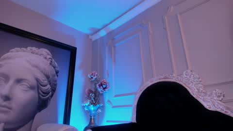  Luna  online show from 01.20.25