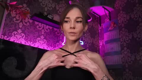 Snapshot of _made_in_hell_ chatting on 11.20.25 Stream at am in MoscowI am waiting for you very much3 online show from 11.20.25