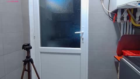 Snapshot of _mari___ chatting on 02.18.26 Mari online show from 02.18.26