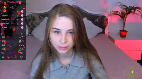 Snapshot of _mari_clark chatting on 01.06.25 Eva online show from 01.06.25