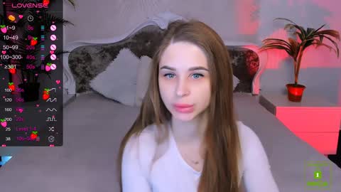 Snapshot of _mari_clark chatting on 01.11.25 Eva online show from 01.11.25
