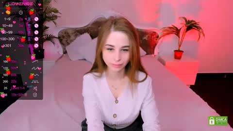 Snapshot of _mari_clark chatting on 02.27.25 Eva online show from 02.27.25