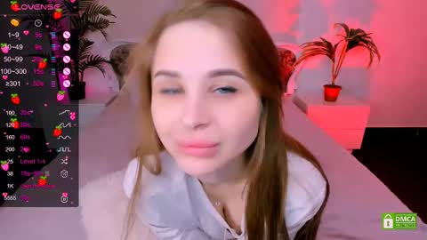Snapshot of _mari_clark chatting on 03.04.25 Eva online show from 03.04.25