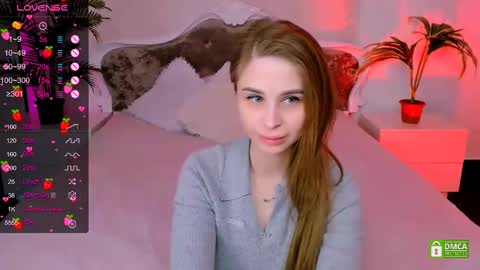 Snapshot of _mari_clark chatting on 03.09.25 Eva online show from 03.09.25