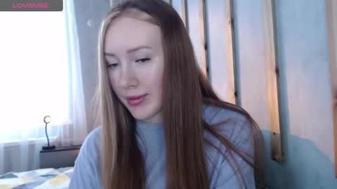 Snapshot of _marianne_ chatting on 02.21.25 online show from 02.21.25