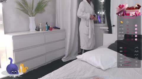 Mari online show from 12.21.24