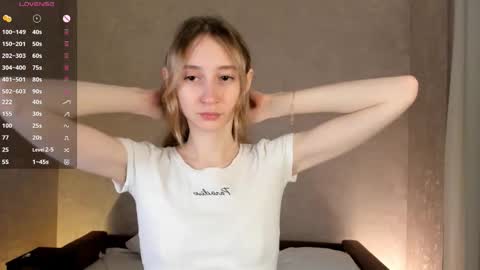  Gwen  online show from 10.08.25