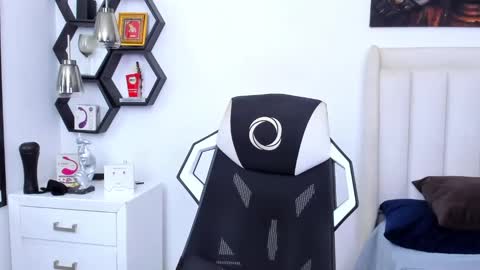 _matthew_santos_ online show from 02.28.25