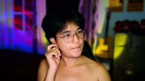 Snapshot of _maxurbate chatting on 12.21.25 MAX Dont forget to follow online show from 12.21.25