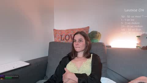 Snapshot of _meg chatting on 11.26.25 Meg online show from 11.26.25