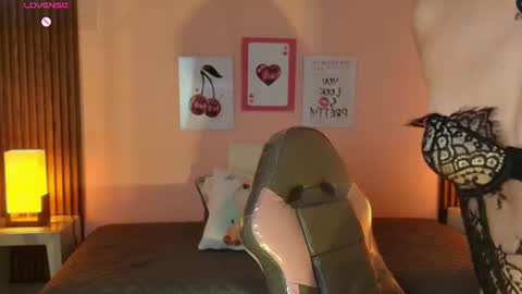 Snapshot of _meliblue chatting on 06.22.26 Meli online show from 06.22.26