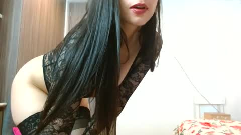 Snapshot of _mia_angel17 chatting on 06.17.26 MIA online show from 06.17.26