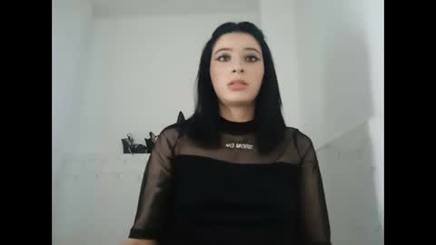 Mia-foster online show from 02.02.25