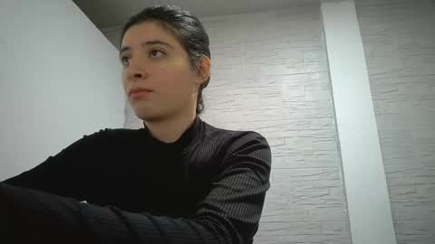 Mia-foster online show from 11.09.25