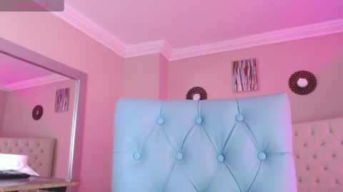 Paula online show from 04.27.26