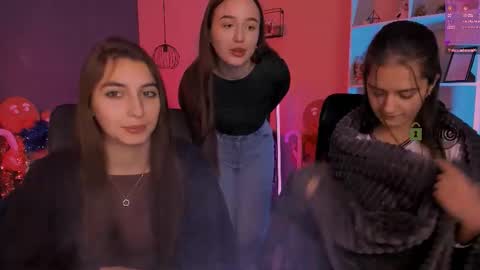 Snapshot of _mila_fire chatting on 01.14.26 your Mila online show from 01.14.26