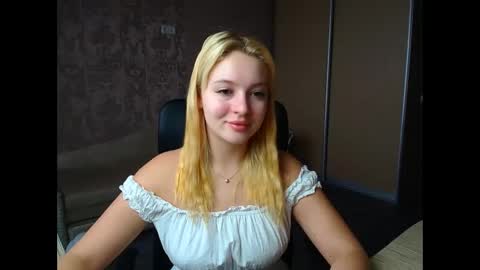 Snapshot of _mila_la_ chatting on 02.05.26 Melanie online show from 02.05.26