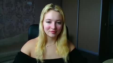 Snapshot of _mila_la_ chatting on 02.06.26 Melanie online show from 02.06.26