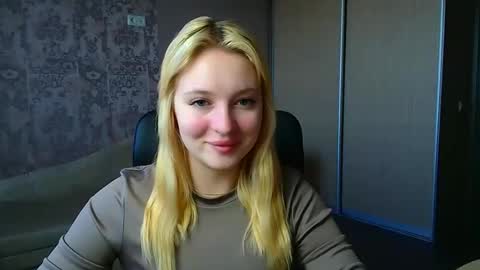 Snapshot of _mila_la_ chatting on 02.09.26 Melanie online show from 02.09.26