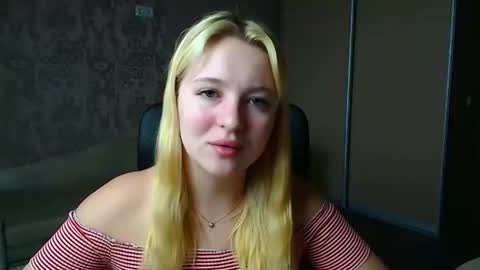 Snapshot of _mila_la_ chatting on 02.12.26 Melanie online show from 02.12.26