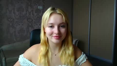 Snapshot of _mila_la_ chatting on 02.16.26 Melanie online show from 02.16.26