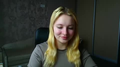 Snapshot of _mila_la_ chatting on 02.19.26 Melanie online show from 02.19.26