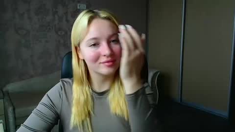 Snapshot of _mila_la_ chatting on 02.24.26 Melanie online show from 02.24.26