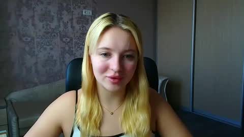 Snapshot of _mila_la_ chatting on 02.28.26 Melanie online show from 02.28.26