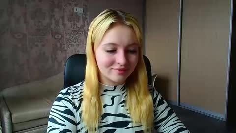 Snapshot of _mila_la_ chatting on 03.03.26 Melanie online show from 03.03.26