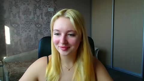 Snapshot of _mila_la_ chatting on 03.14.26 Melanie online show from 03.14.26