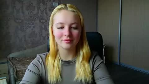 Snapshot of _mila_la_ chatting on 03.20.26 Melanie online show from 03.20.26