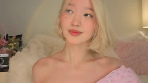 Snapshot of _milli_sun chatting on 05.06.26 Kim online show from 05.06.26