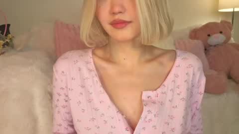 Snapshot of _milli_sun chatting on 05.17.26 Kim online show from 05.17.26
