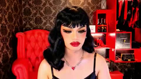 Raven Strauss online show from 09.18.25