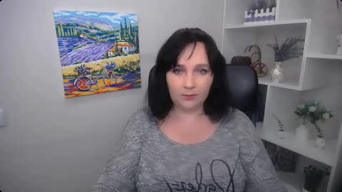 Snapshot of _miranda_sun chatting on 12.15.25 Miranda online show from 12.15.25