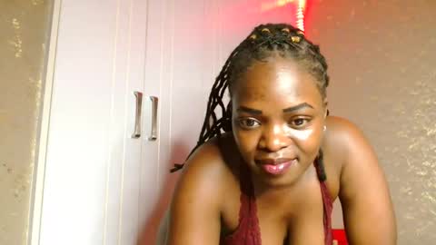 Snapshot of _mirandah chatting on 11.08.25 Mirandah online show from 11.08.25