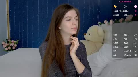 Snapshot of _mirror_girl chatting on 02.01.25 Victoria online show from 02.01.25