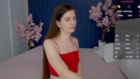 Snapshot of _mirror_girl chatting on 02.05.25 Victoria online show from 02.05.25