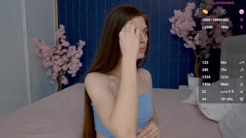 Snapshot of _mirror_girl chatting on 02.06.25 Victoria online show from 02.06.25