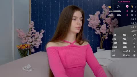 Snapshot of _mirror_girl chatting on 02.18.25 Victoria online show from 02.18.25