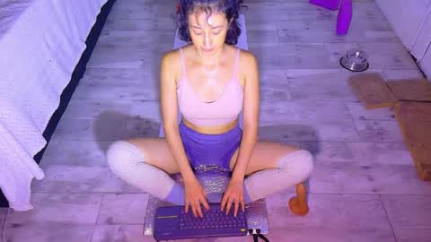 karoline uwu online show from 09.28.25