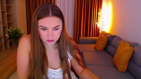 Mia online show from 09.18.25