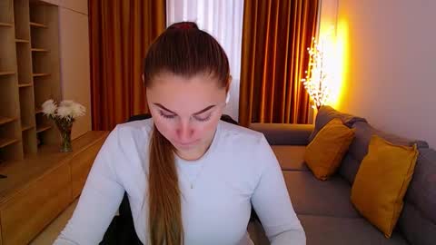 Mia online show from 10.10.25