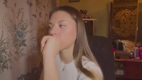 Mona online show from 02.04.26